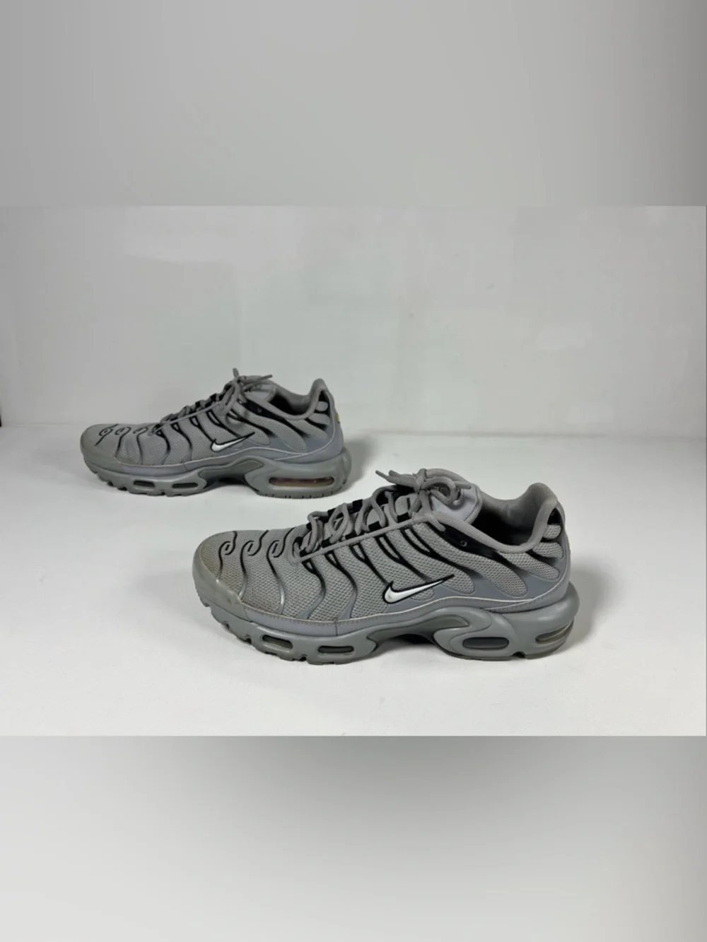 SOLD Nike Air Max Plus Tn Wolf Grey Sneakers Shoes 852630-021 Men’s 10 - Picture 1 of 14